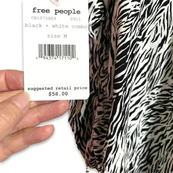 Free People Coco Print Tank Womens Medium Black/White Zebra Stripe Racerback NWT - Picture 4 of 6